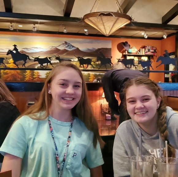 Meet your Posher, Elizabeth - Picture 2 of 3